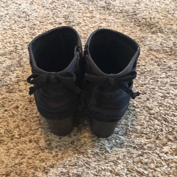 Cute gray booties! - Picture 3 of 4